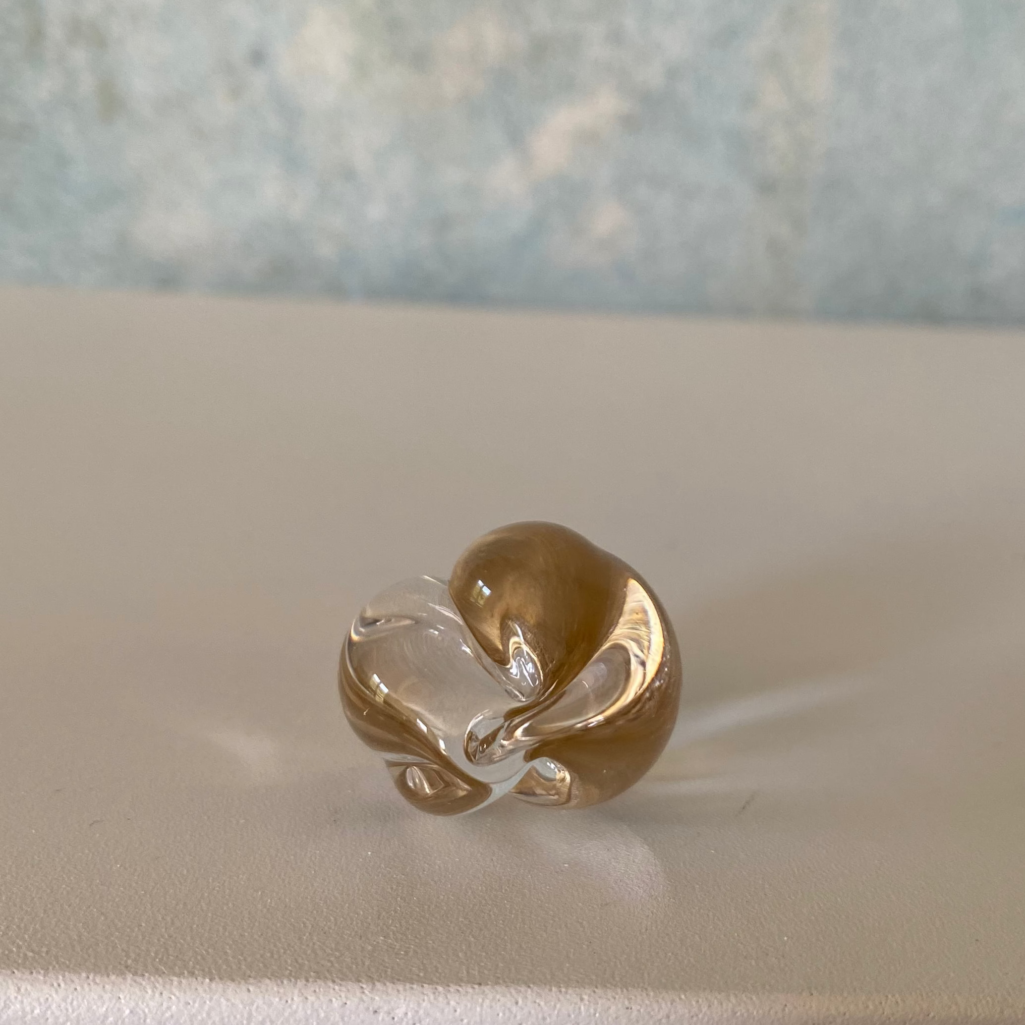 Tulipe knob with brass in clear glass